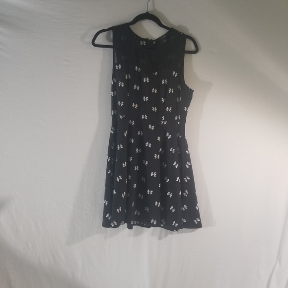 Forever 21 Dresses & Skirts - Forever 21 Sleeveless Dress